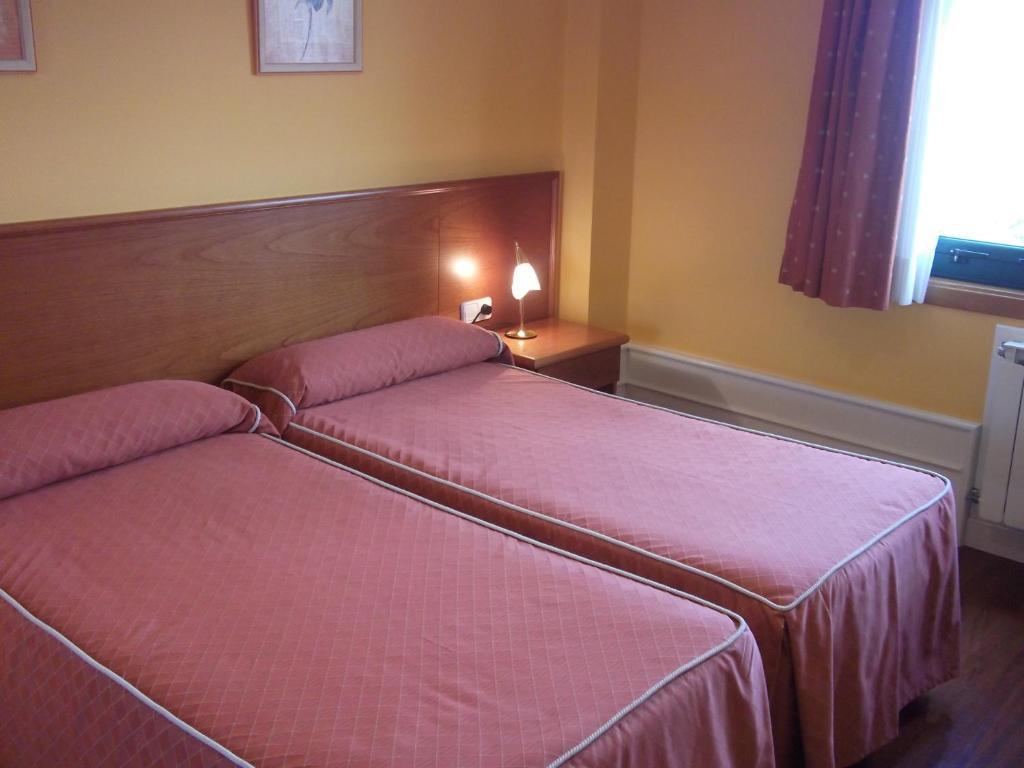Val De Serantes Ferrol Kamer foto